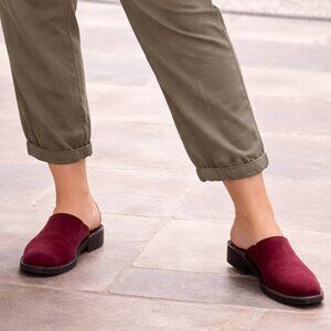 DKNY Red Suede Soft Leather Slip On Clogs Womens Size 6.5M